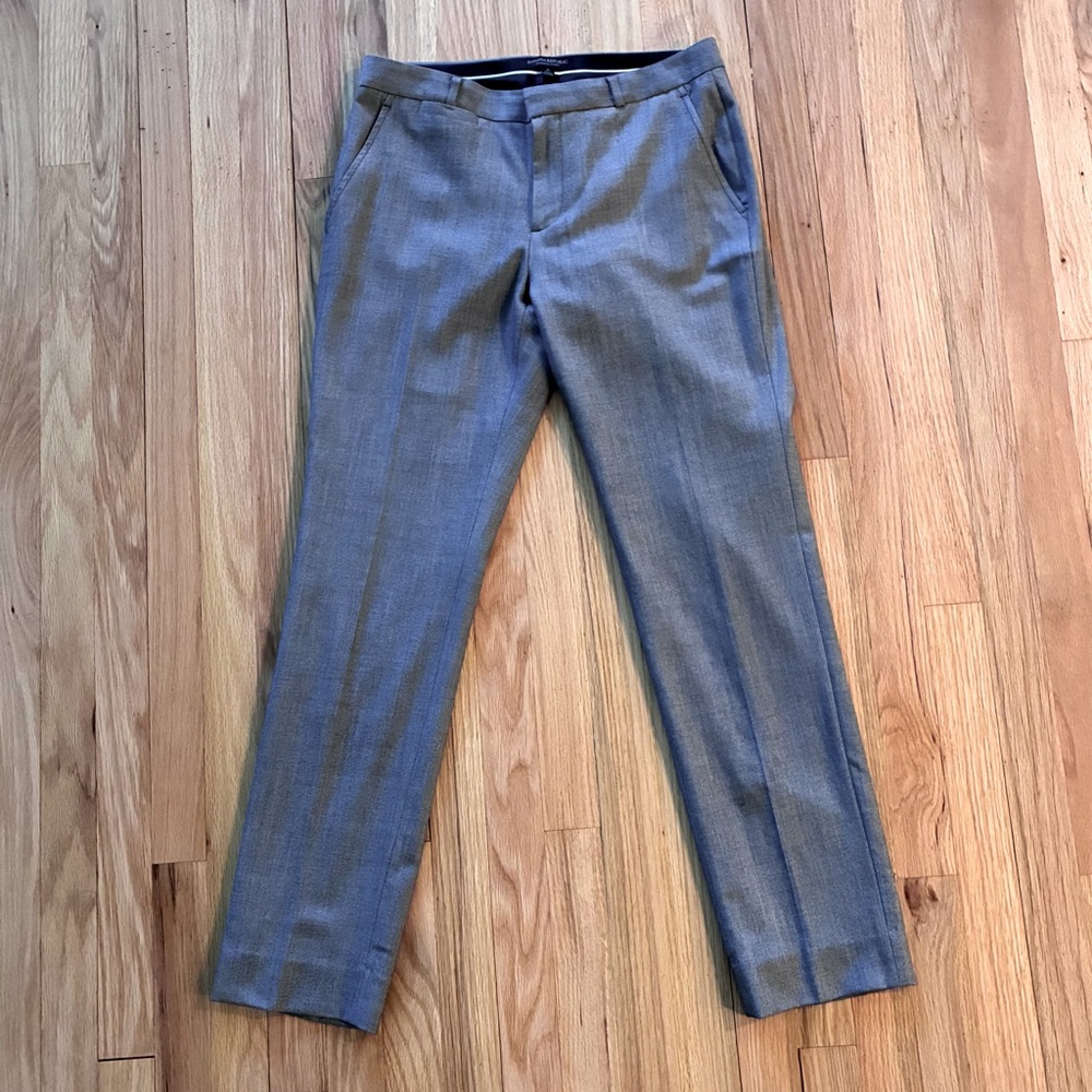 EUC Banana Republic grey trousers “Harper Pant” size 6. Wool blend. 
Fully lined